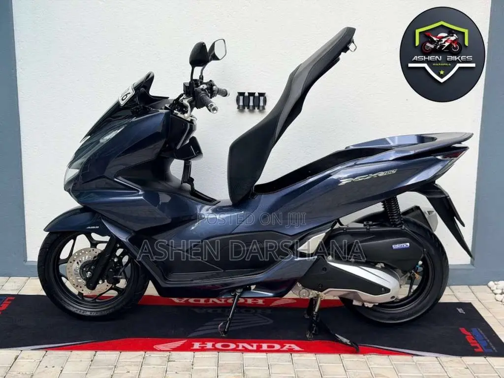 Honda Pcx 2022 Motorbike (Used)