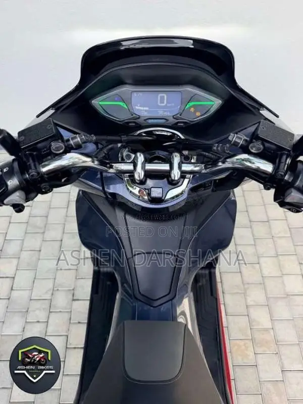 Honda Pcx 2022 Motorbike (Used)