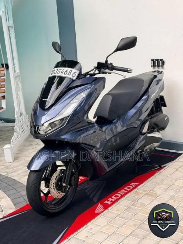 Honda Pcx 2022 Motorbike (Used)