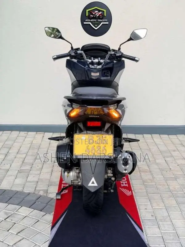 Honda Pcx 2022 Motorbike (Used)