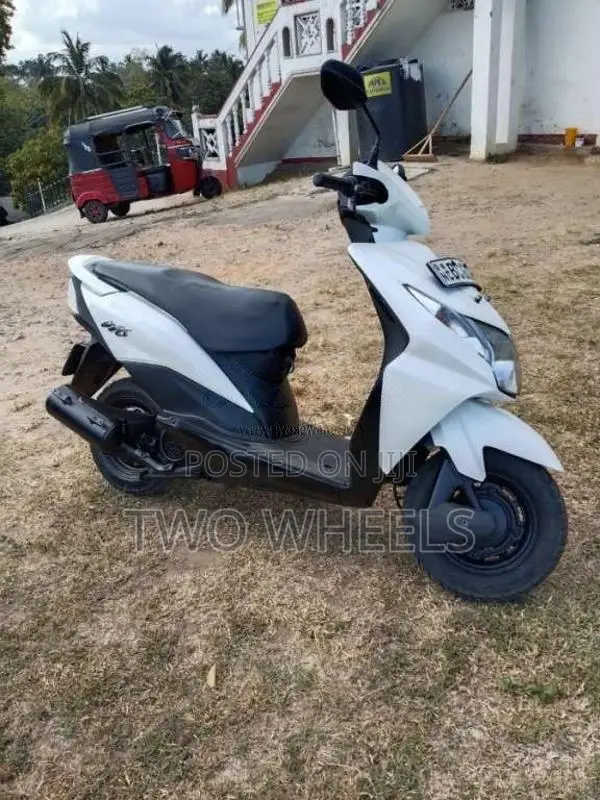 Honda Dio 2015 Motorbike (Used)