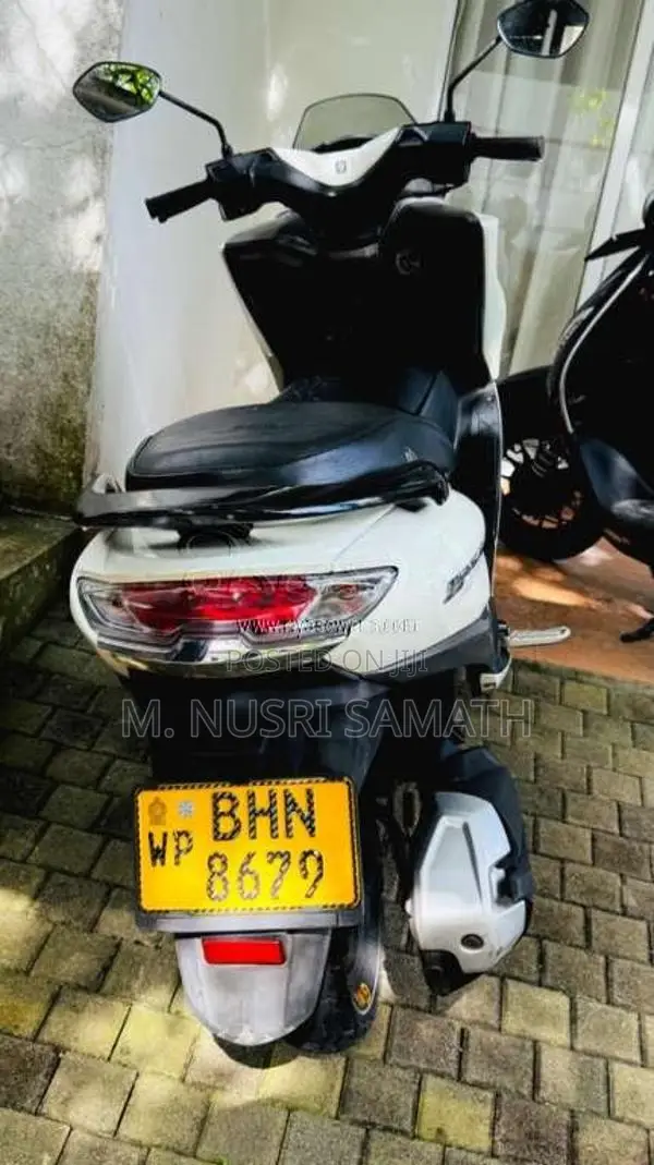 Suzuki BURGMAN 2018 Motorbike (Used)