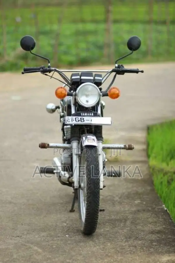Yamaha RX100 2000 Motorbike (Used)