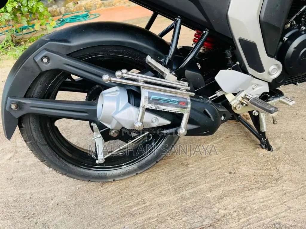 Yamaha FZ Version 2.0 2016 Motorbike (Used)
