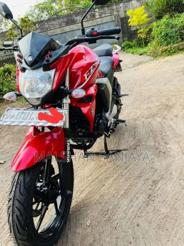 Yamaha FZ Version 2.0 2016 Motorbike (Used)