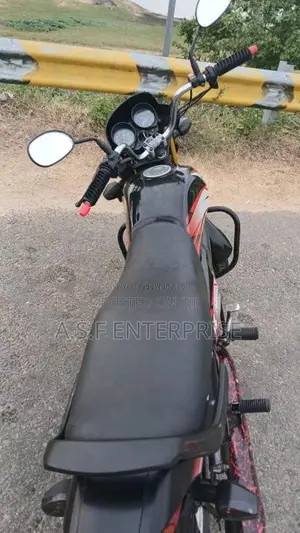 Hero HF Deluxe 2017 Motorbike (Used)