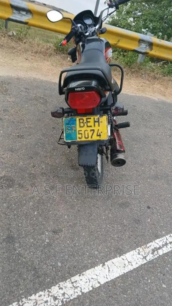 Hero HF Deluxe 2017 Motorbike (Used)