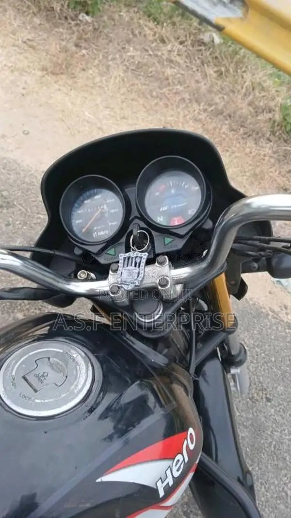 Hero HF Deluxe 2017 Motorbike (Used)