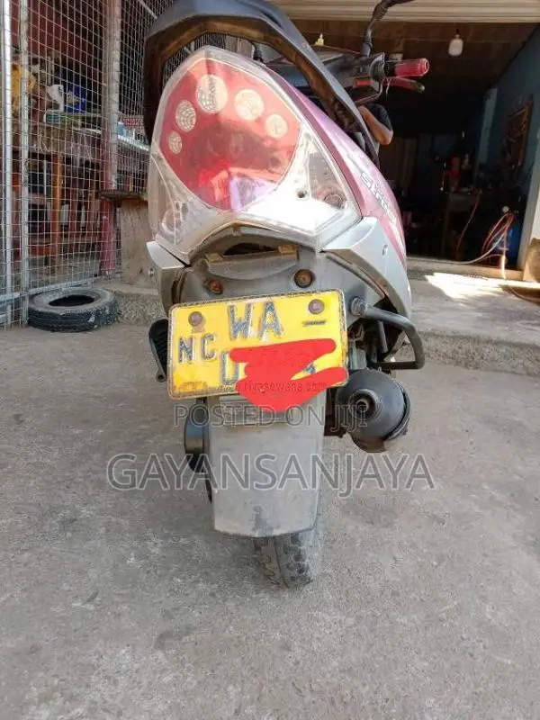 TVS Scooty Streak 2011 Motorbike (Used)