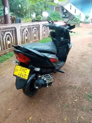 Yamaha ZR 2018 Motorbike (Used)