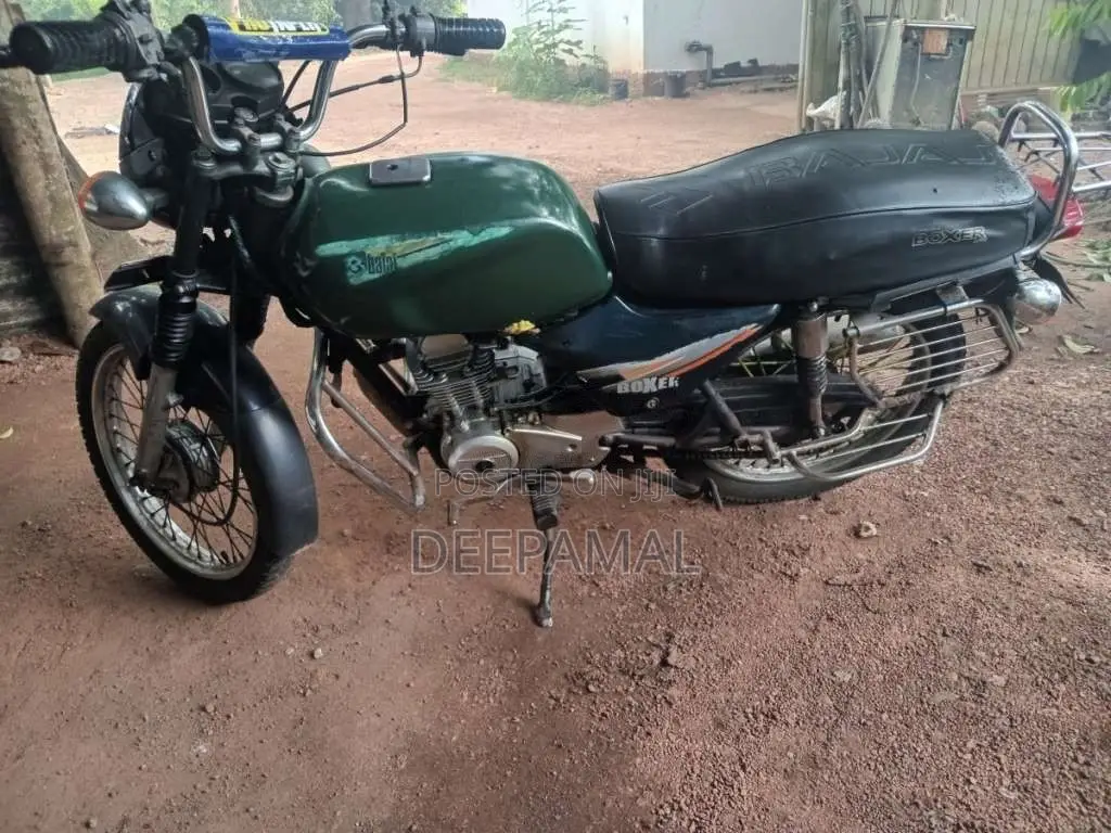 Bajaj Boxer 2002 Motorbike (Used)