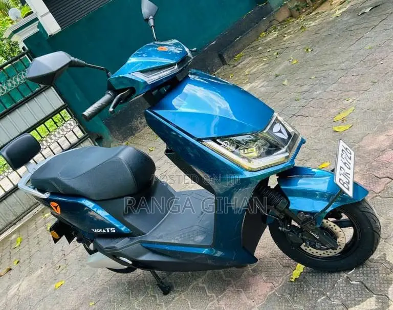 Yadea T5 2025 Motorbike (Used)