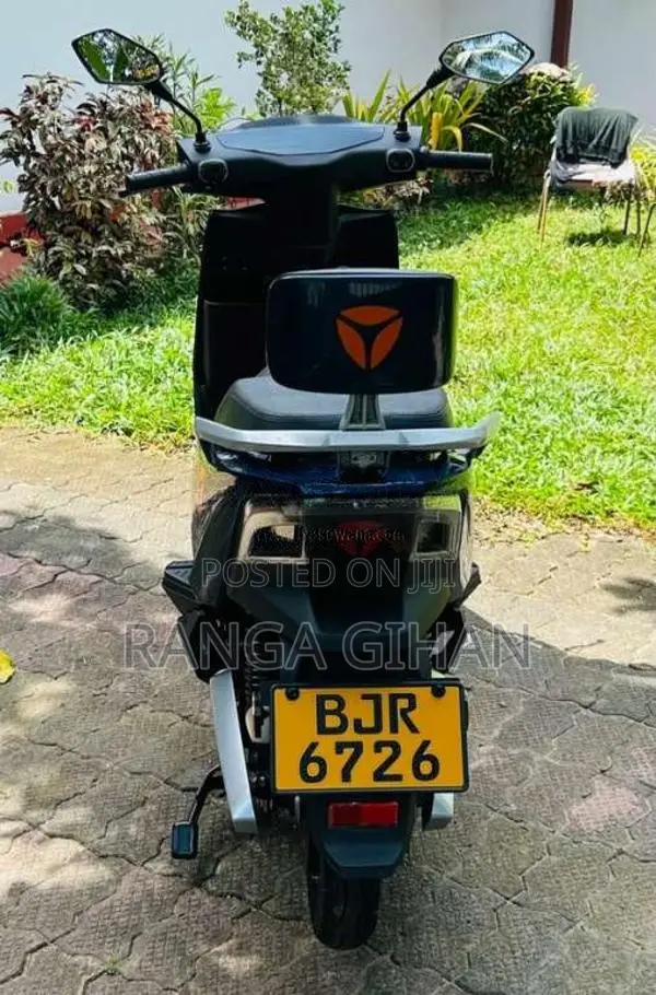 Yadea T5 2025 Motorbike (Used)