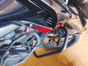 Hero Hunk 2016 Motorbike (Used)