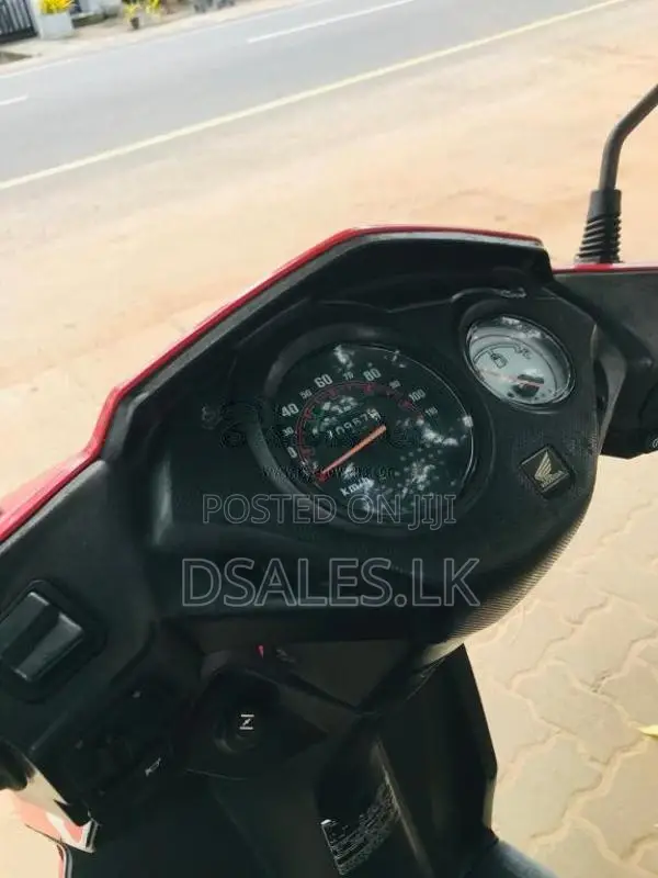 Honda Dio 2013 Motorbike (Used)