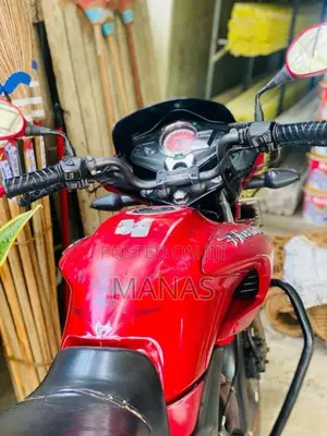 Hero Hunk 2011 Motorbike (Used)