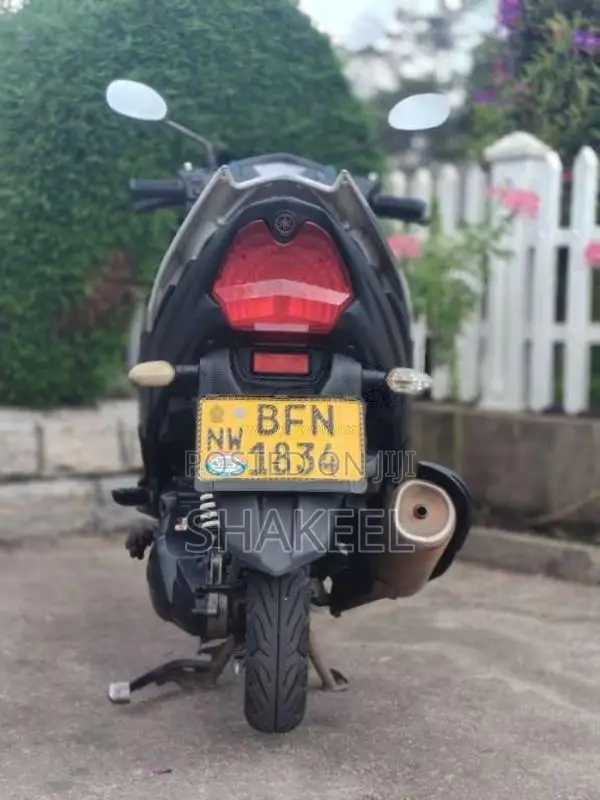 Yamaha Zr 2017 Motorbike (Used)