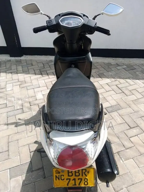 Hero Pleasure 2015 Motorbike (Used)