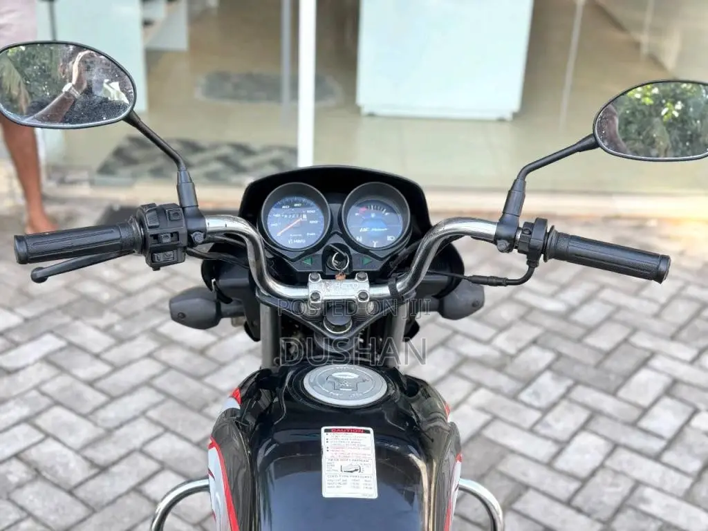Hero HF Deluxe 2017 Motorbike (Used)