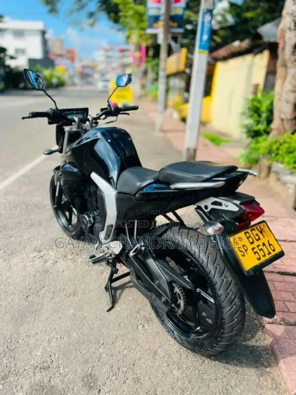 Yamaha FZ Version 2.0 2018 Motorbike (Used)