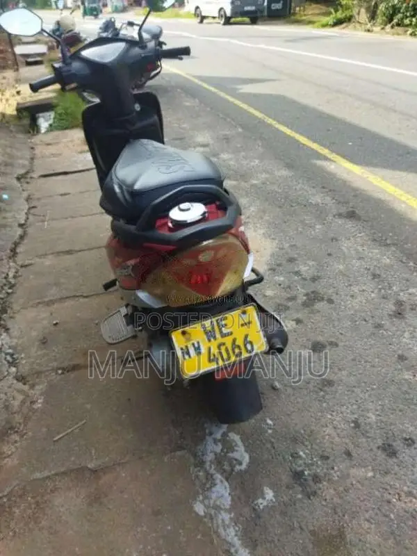 TVS Scooty Streak 2011 Motorbike (Used)