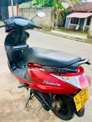 Hero Pleasure 2015 Motorbike (Used)