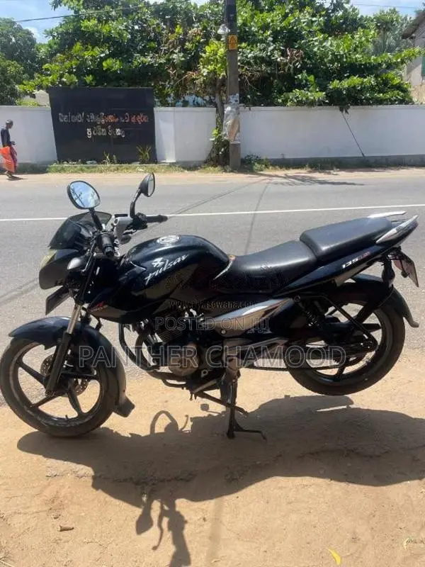 Bajaj Pulsar 135 LS 2011 Motorbike (Used)