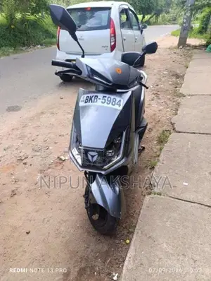 Yadea T5 2025 Motorbike (Used)