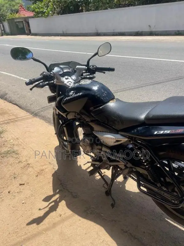 Bajaj Pulsar 135 LS 2011 Motorbike (Used)