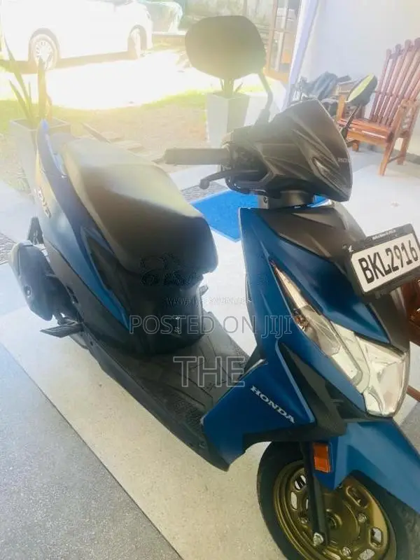 Honda Dio Dlx 2025 Motorbike (Used)