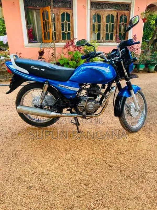 Bajaj Caliber 2004 Motorbike (Used)