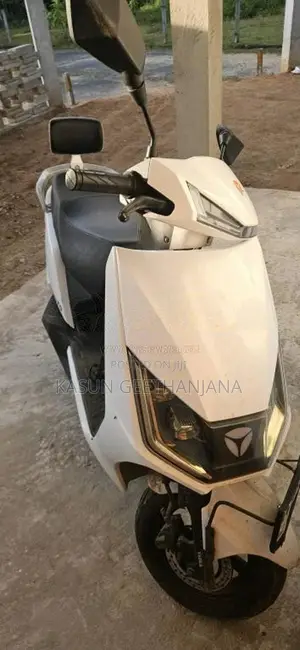 Yadea T5 2024 Motorbike (Used)
