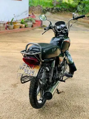 Bajaj Boxer 2004 Motorbike (Used)