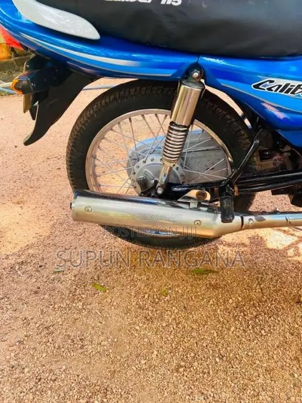 Bajaj Caliber 2004 Motorbike (Used)