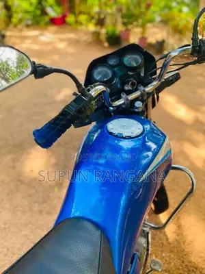 Bajaj Caliber 2004 Motorbike (Used)