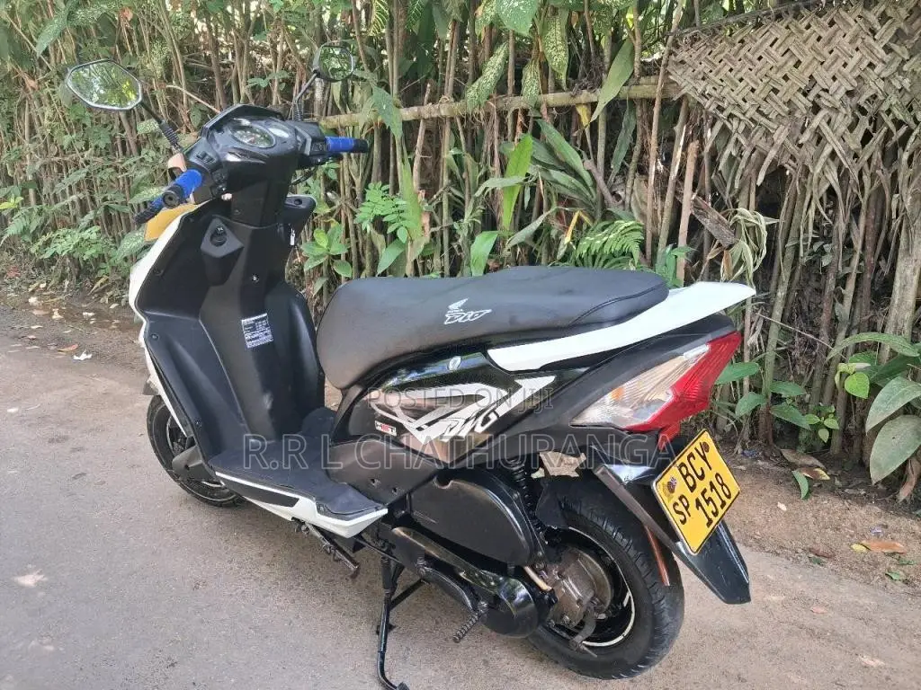 Honda Dio 2015 Motorbike (Used)