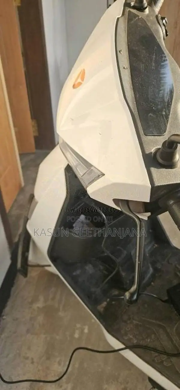 Yadea T5 2024 Motorbike (Used)
