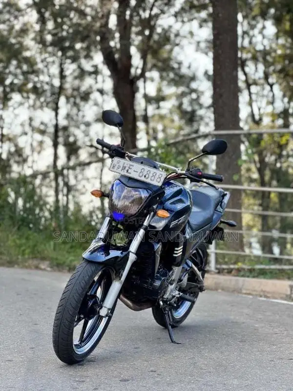Yamaha FZ 2011 Motorbike (Used)