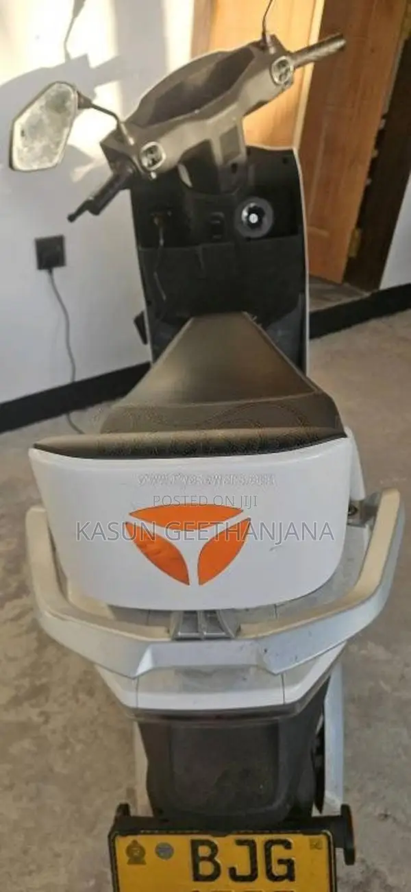 Yadea T5 2024 Motorbike (Used)