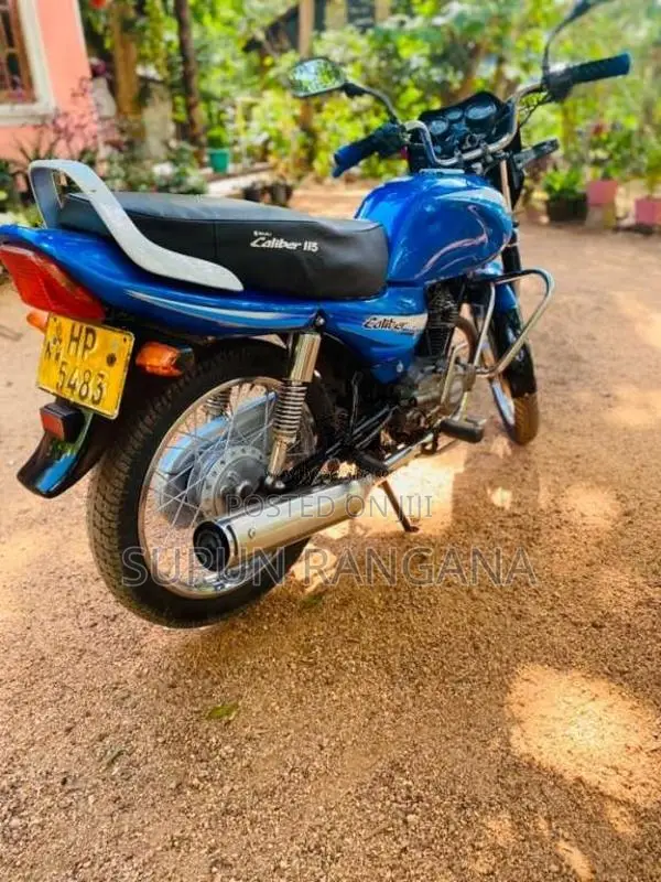 Bajaj Caliber 2004 Motorbike (Used)