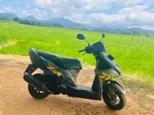 Yamaha Zr 2018 Motorbike (Used)