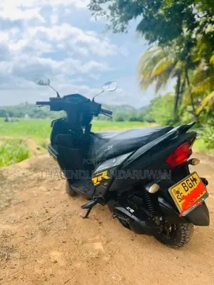 Yamaha Zr 2018 Motorbike (Used)
