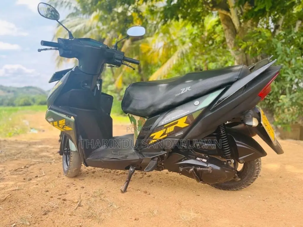 Yamaha Zr 2018 Motorbike (Used)