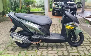 Yamaha Zr 2017 Motorbike (Used)