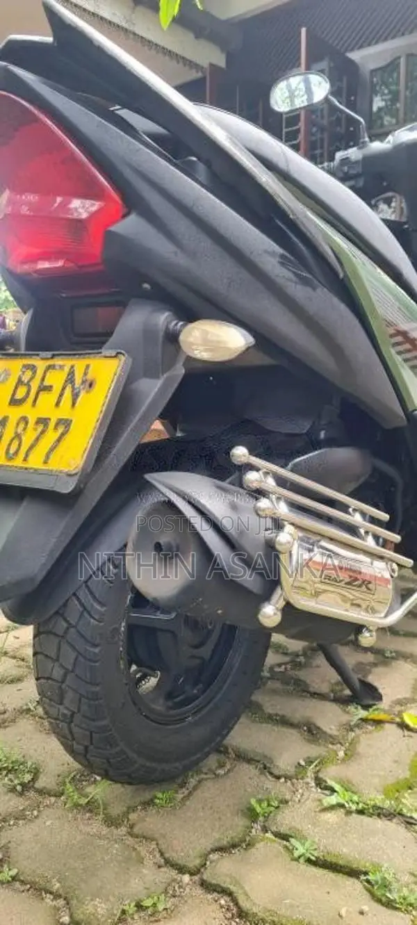 Yamaha Zr 2017 Motorbike (Used)