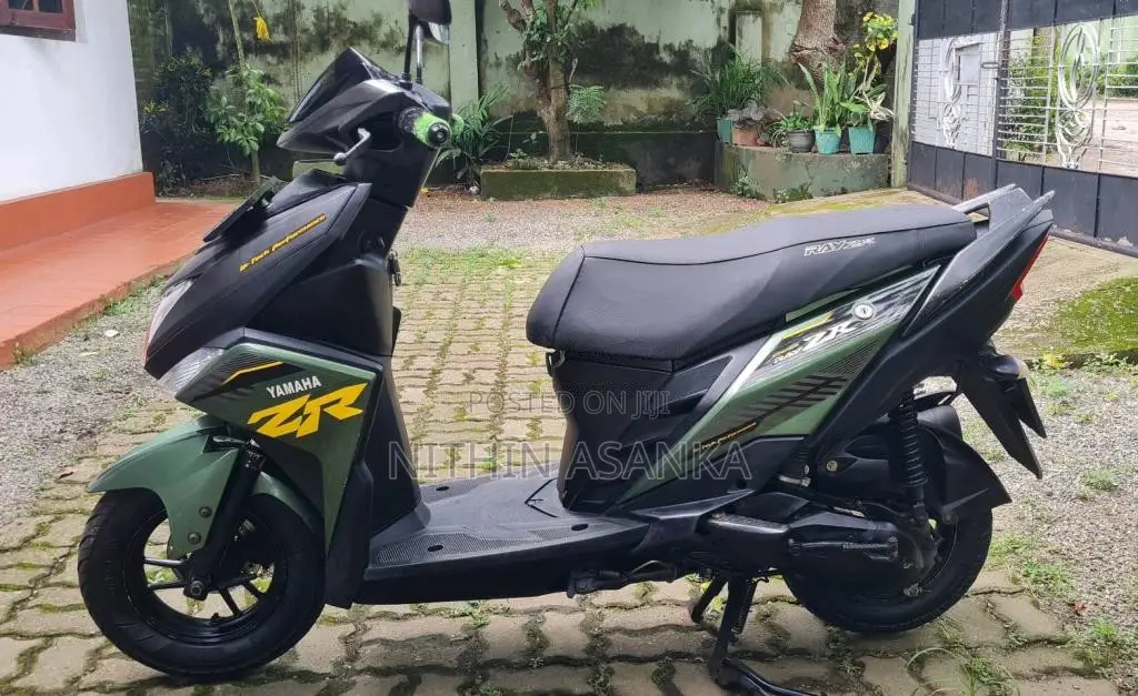 Yamaha Zr 2017 Motorbike (Used)