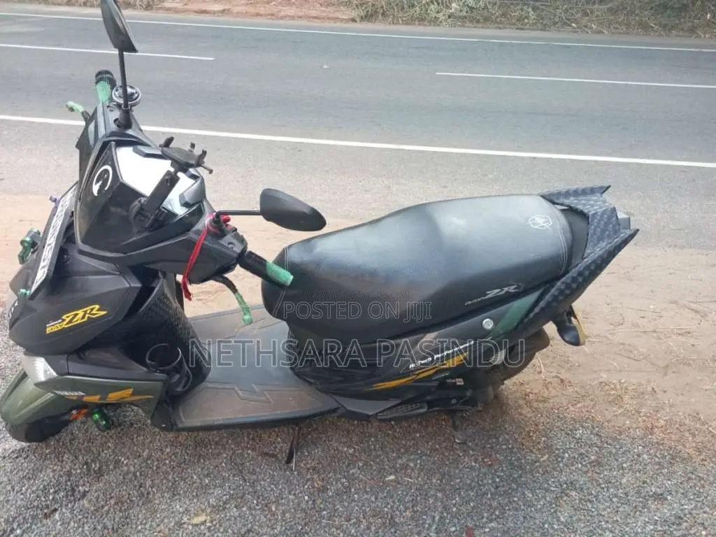 Yamaha ZR 2022 Motorbike (Used)