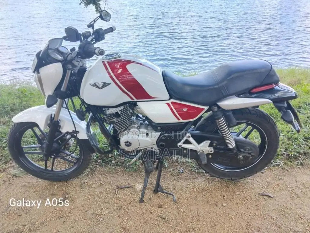 Bajaj V15 2016 Motorbike (Used)