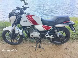 Bajaj V15 2016 Motorbike (Used)