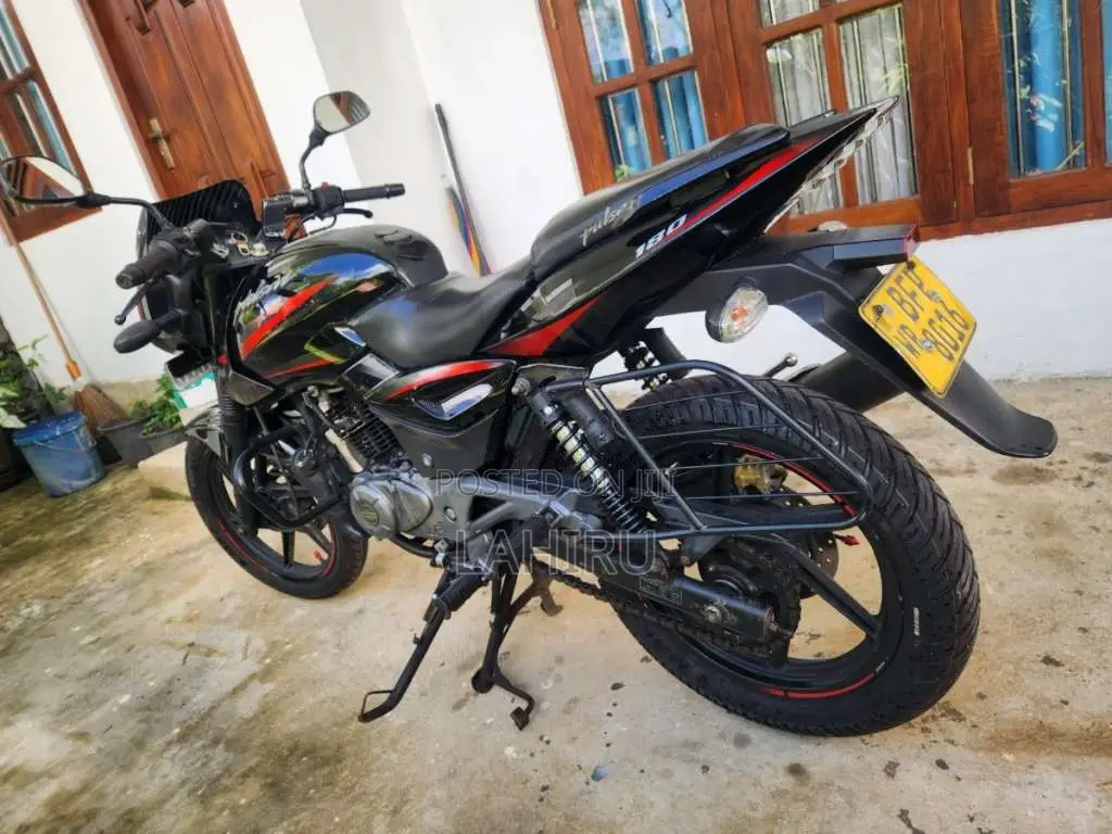 Bajaj Pulsar 180 2017 Motorbike (Used)